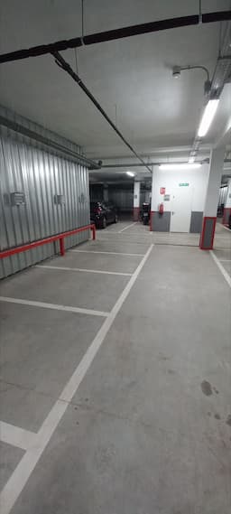Parking space in C. de la Alegría, Carabanchel, Madrid — photo 1