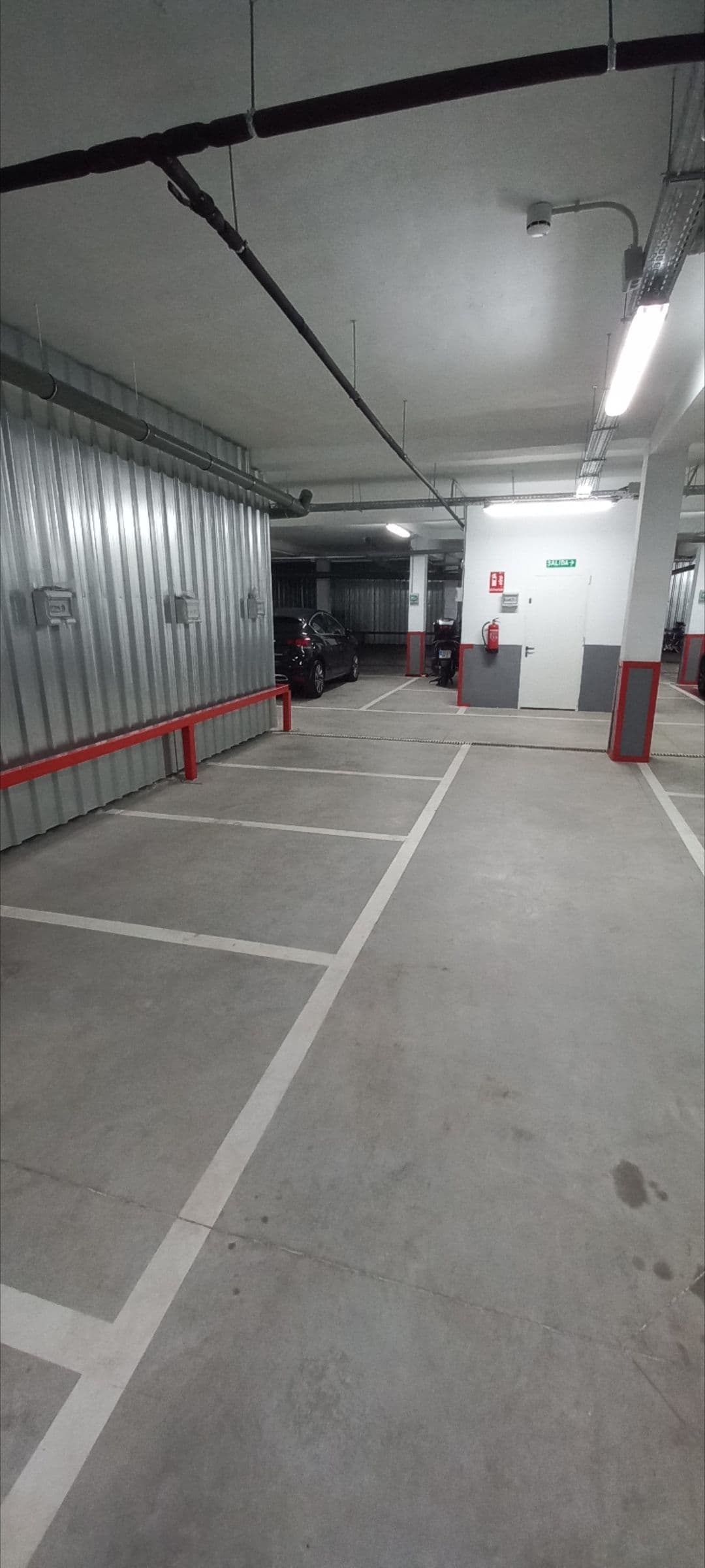 Parking — C. de la Alegría, Carabanchel, 28025 Madrid, España parking spot