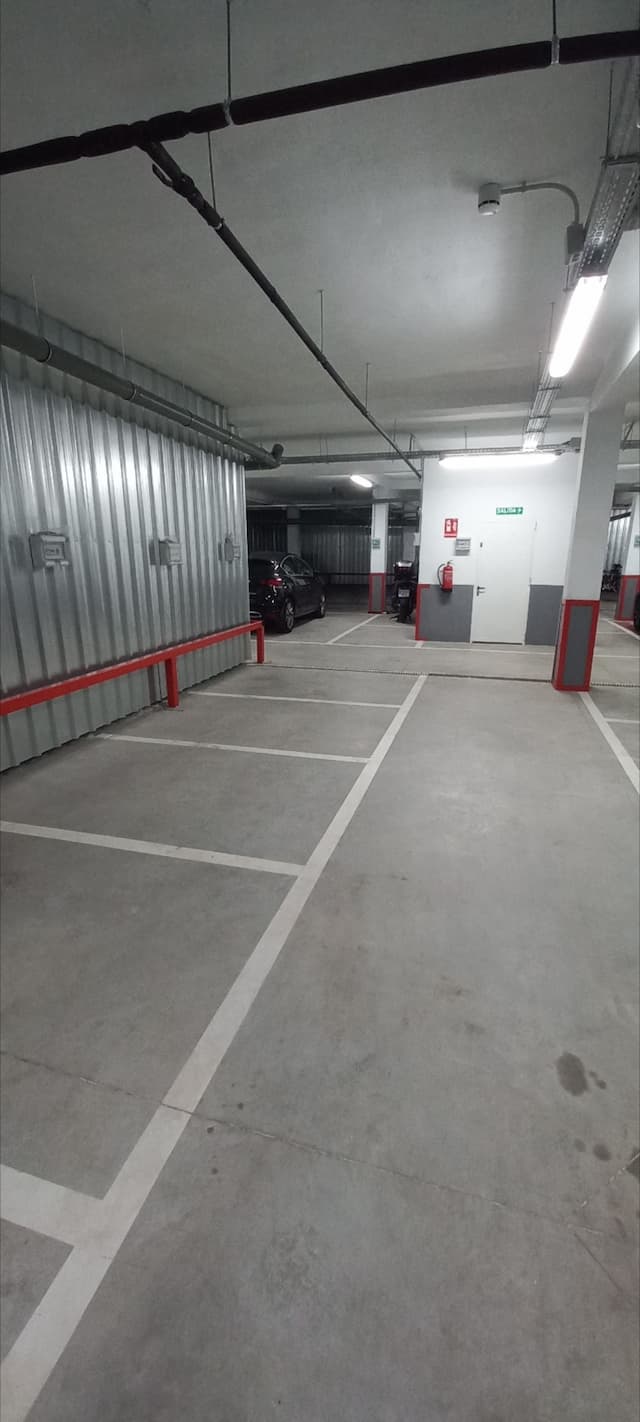 Plaza de garaje en C. de la Alegría, Carabanchel, Madrid — foto 1