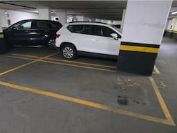 Parking space in Carrer d'Arquímedes, 44, Sant Andreu, Barcelona — photo 1