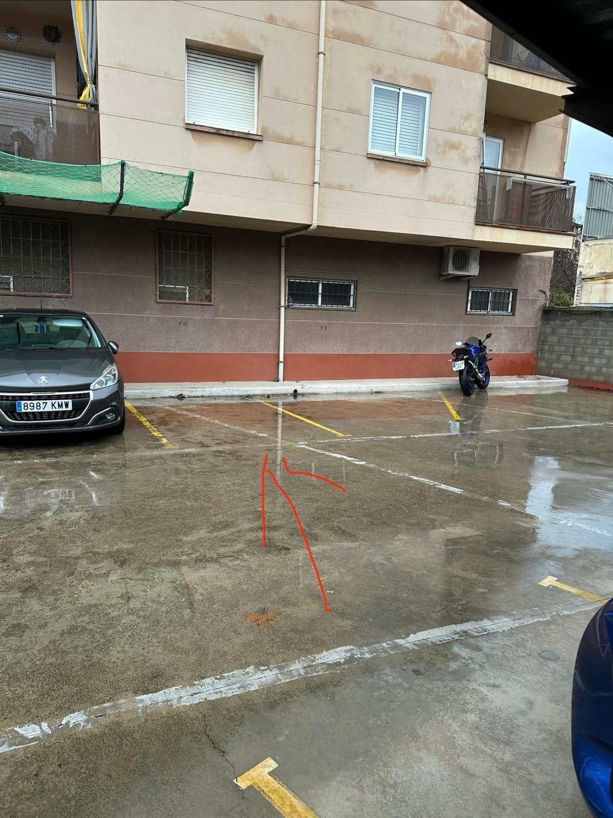 Parking — Av. de Francesc Macià, 8, 08840 Viladecans, Barcelona, España parking spot