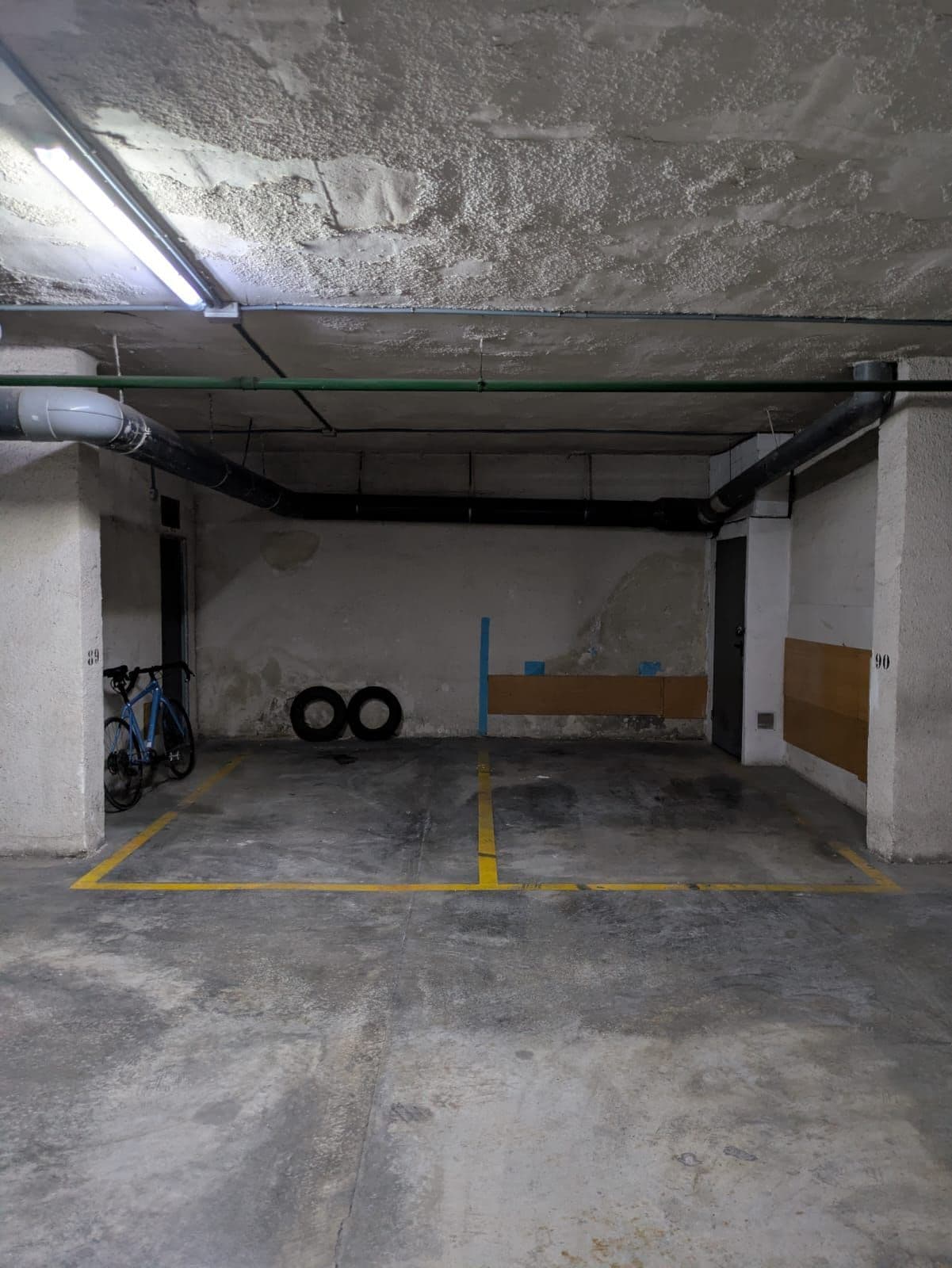 Alquiler Plaza de garaje mediana de fácil acceso en Camins al Grau parking spot