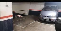 Parking space in Carrer de Felip II, 90, Sant Andreu, Barcelona — photo 1