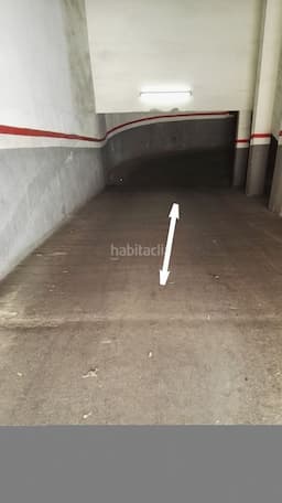 Parking space in Carrer de Jambrina, 11, Sant Andreu, Barcelona — photo 1
