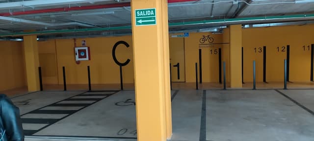 Plaza de garaje en C. de S. Cipriano, 74, Vicálvaro, Madrid — foto 1