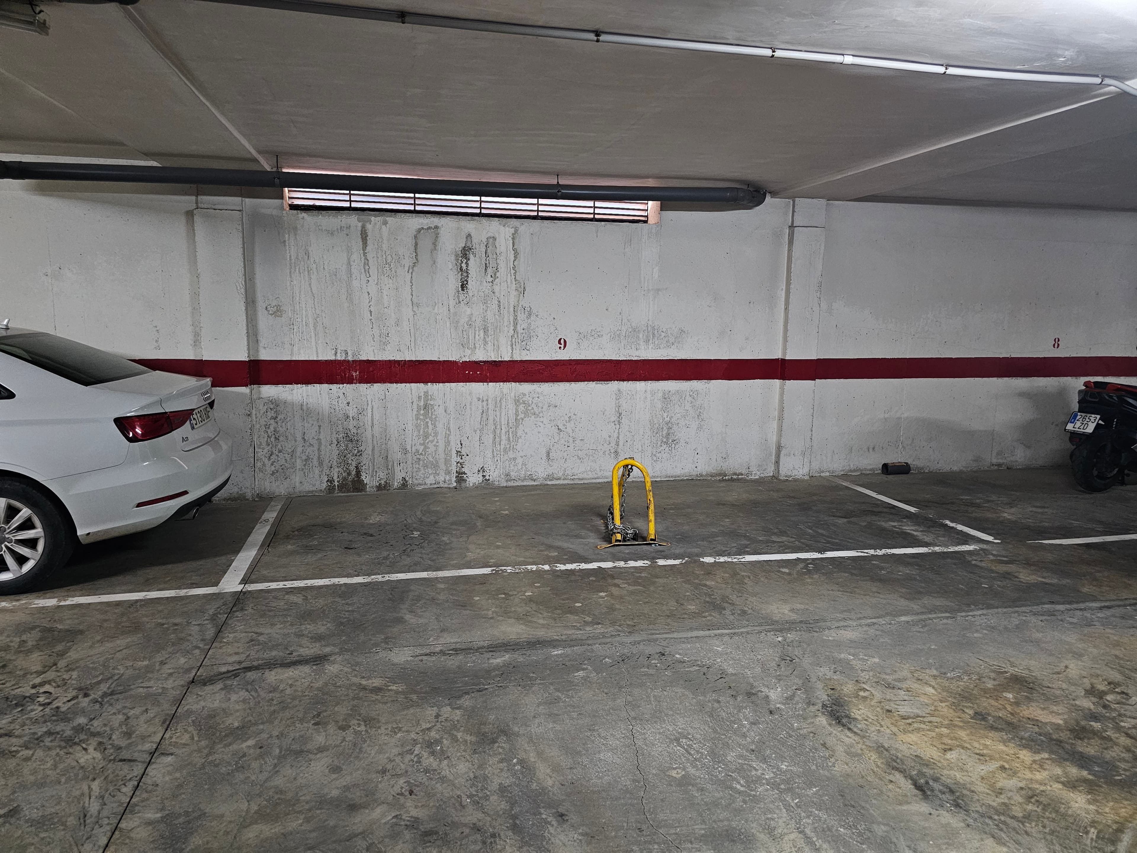 Parking — C/ del Foc, Benicalap, 46025 València, Valencia, España parking spot