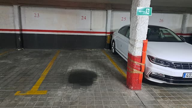 Plaza de garaje en Avenida de Manoteras, Hortaleza, Madrid — foto 1