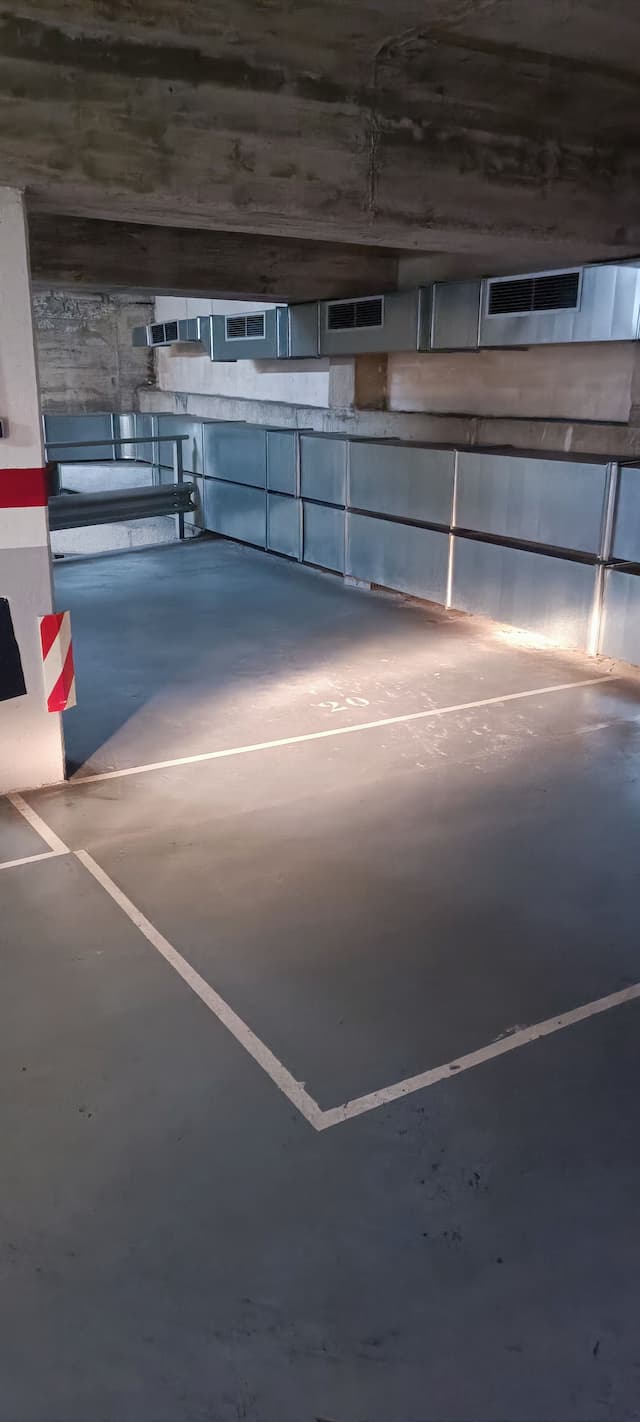 Plaza de garaje en Carrer de Móra d'Ebre, 47, Gràcia, Barcelona — foto 1