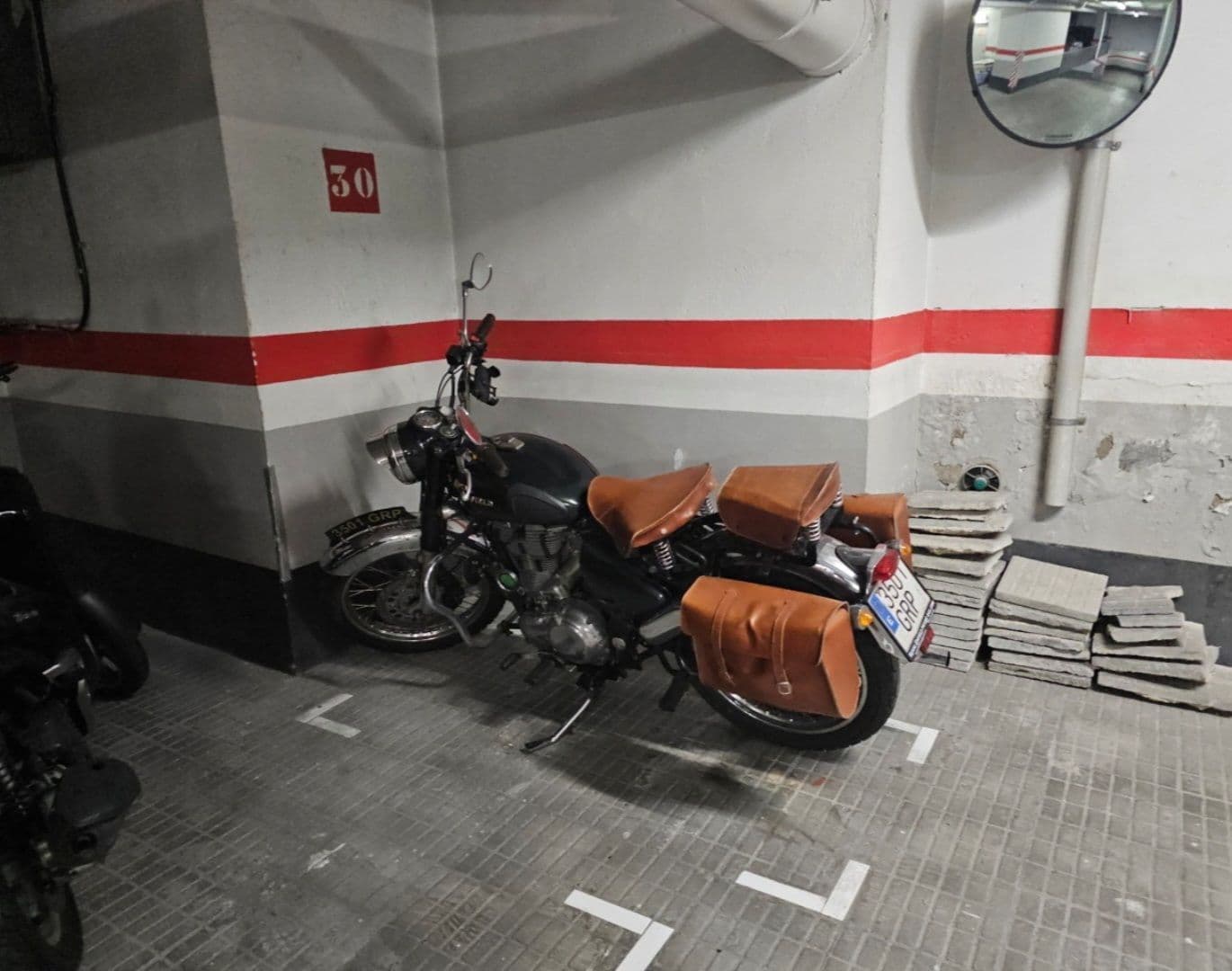 Parking — Carrer Numància, 201, Les Corts, 08034 Barcelona, España parking spot