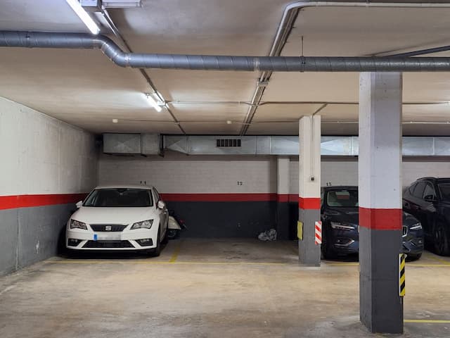 Plaza de garaje en Carrer de Mata, 8, Sants-Montjuïc, Barcelona — foto 1