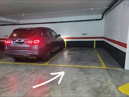 Parking space in Carrer Azorín, 3, Badalona — photo 1
