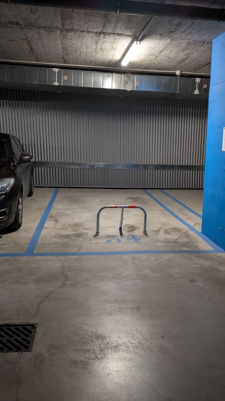Parking — C. Luis Carrillo de Toledo, 3, 28320 Pinto, Madrid, España parking spot